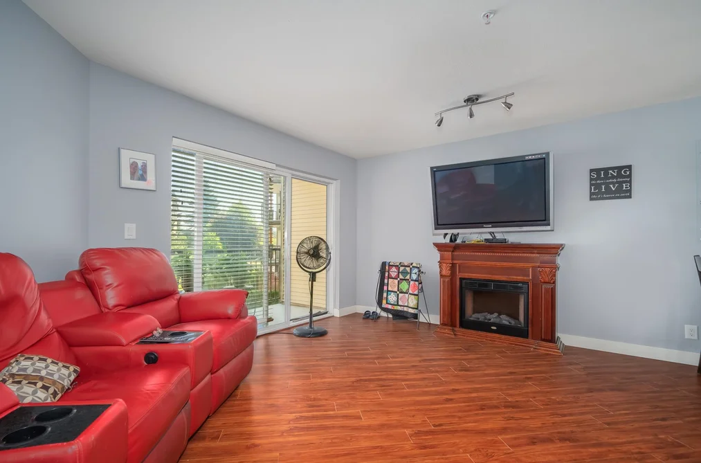 202 2955 DIAMOND CRESCENT, Abbotsford BC V2T 2L5, Abbotsford BC — Residential for Sale - Photo 2