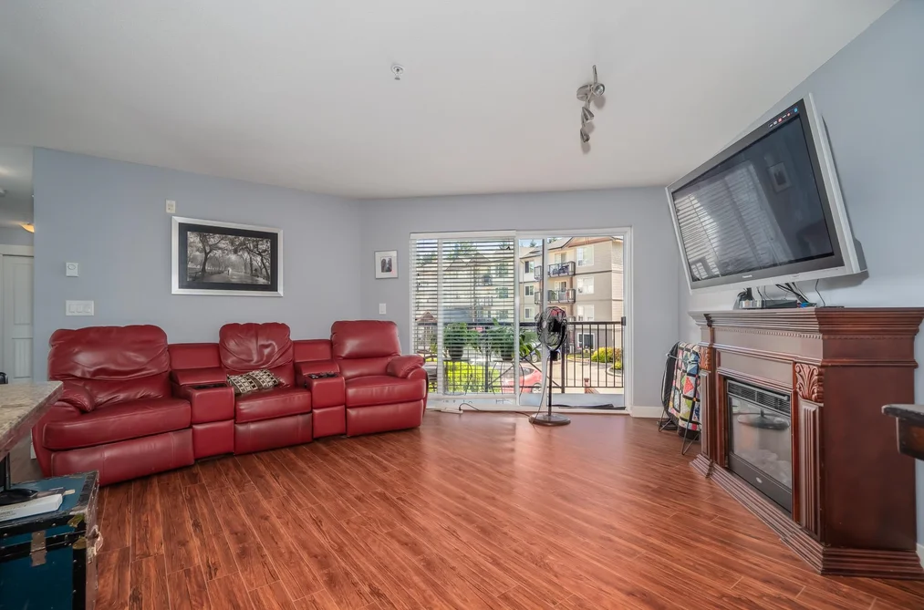 202 2955 DIAMOND CRESCENT, Abbotsford BC V2T 2L5, Abbotsford BC — Residential for Sale - Photo 3