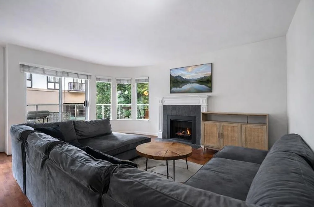 202 320 W 2ND STREET, North Vancouver BC V7M 1E1, North Vancouver BC — Residential for Sale - Photo 4