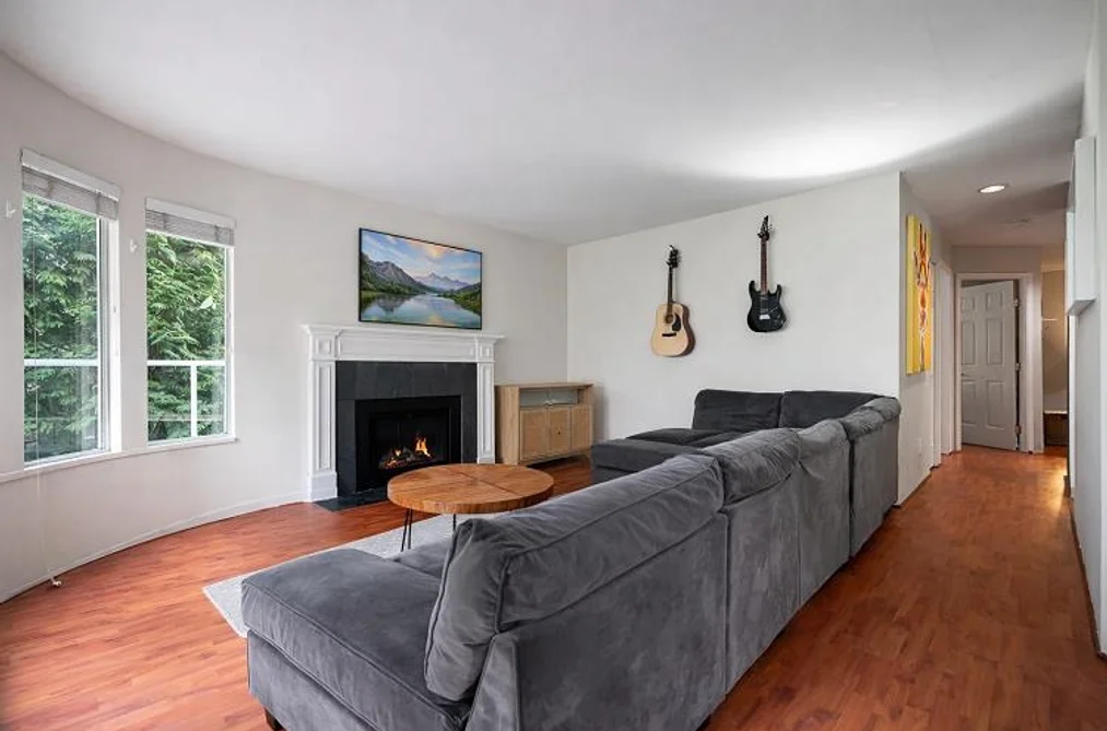 202 320 W 2ND STREET, North Vancouver BC V7M 1E1, North Vancouver BC — Residential for Sale - Photo 6