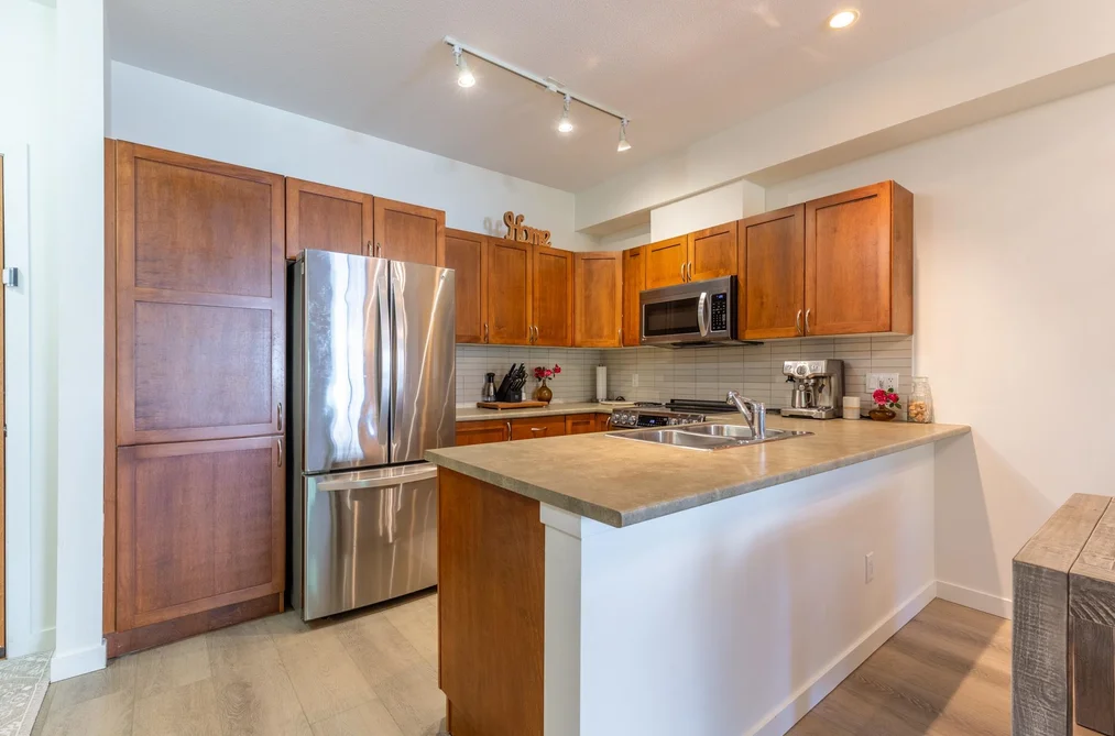 202 33318 E BOURQUIN CRESCENT, Abbotsford BC V2S 0A6, Abbotsford BC — Residential for Sale - Main Photo