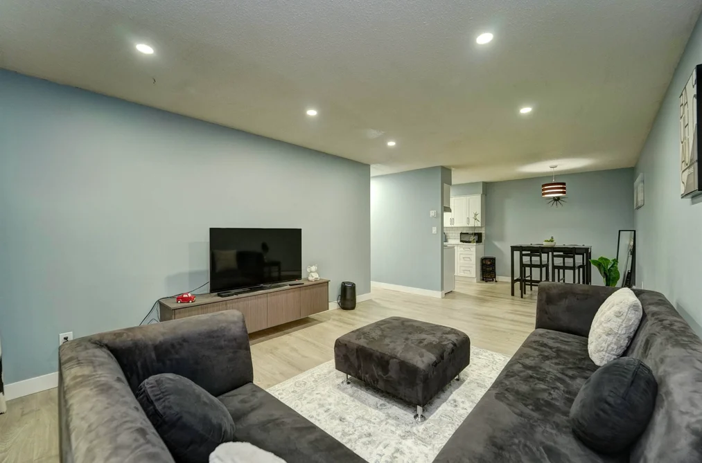 Condo for sale at 202 33450 George Ferguson Way Abbotsford British Columbia - MLS: R3098789