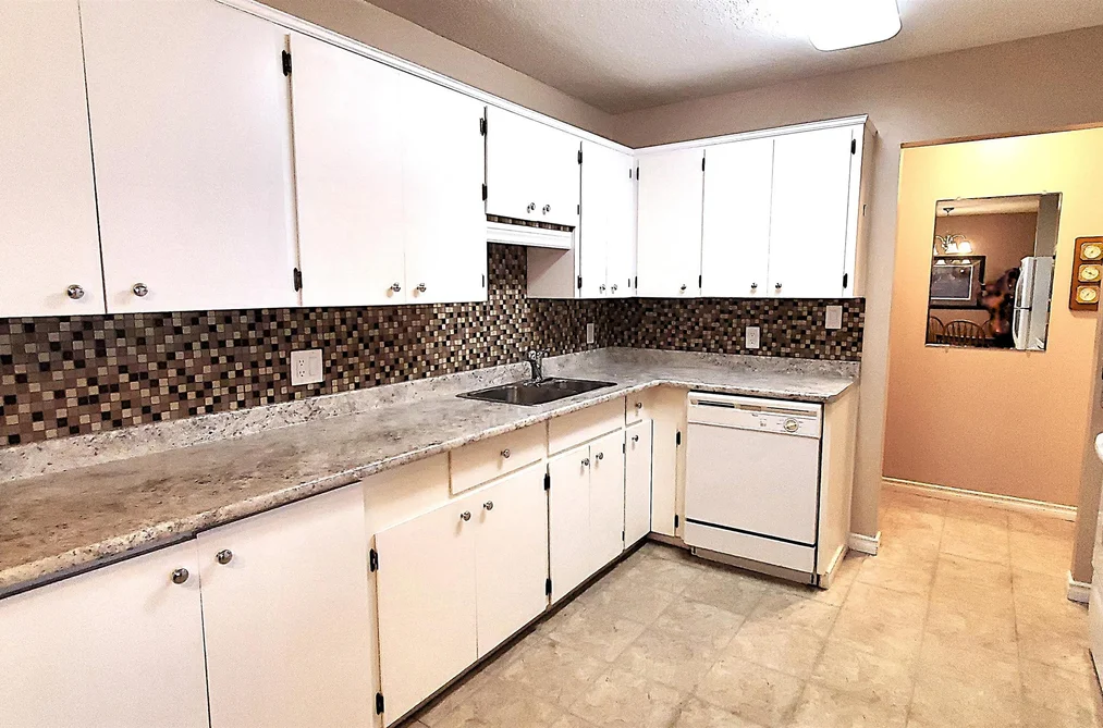 202 33464 GEORGE FERGUSON WAY, Abbotsford BC V2S 2L8, Abbotsford BC — Residential for Sale - Photo 3