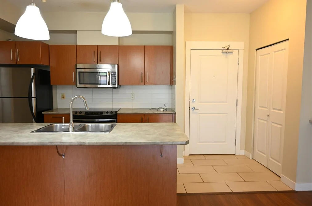 202 33545 RAINBOW AVENUE, Abbotsford BC V2S 1E6, Abbotsford BC — Residential for Sale - Photo 2