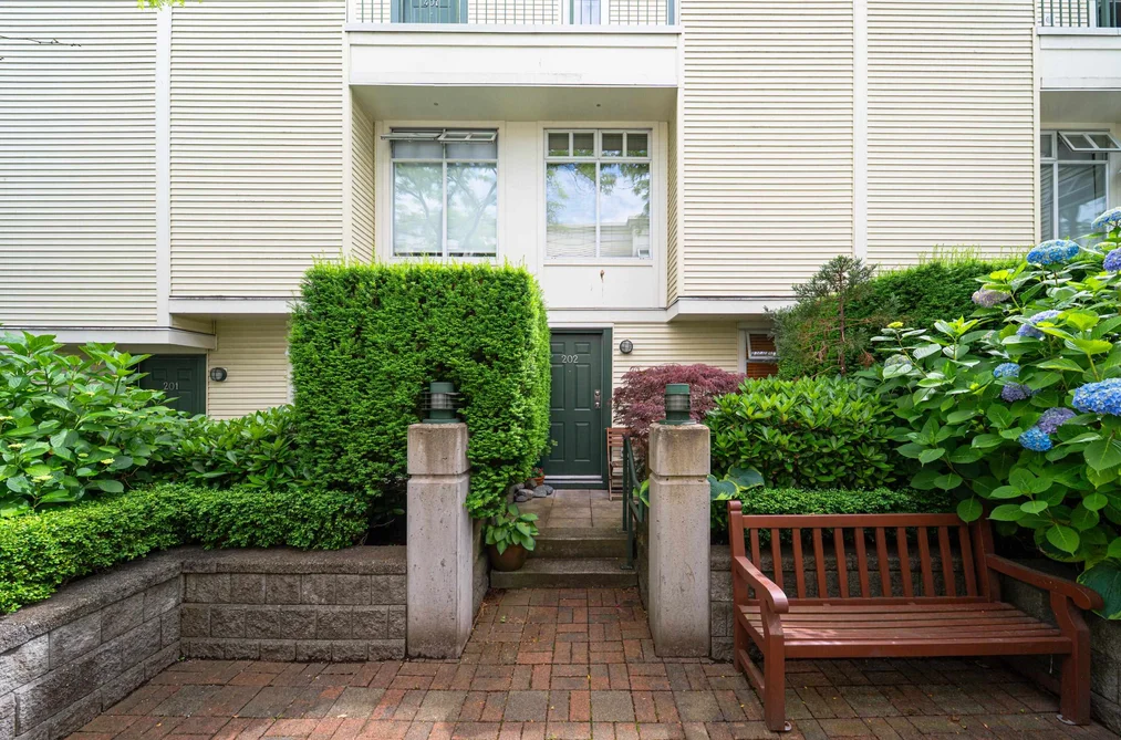 202 3727 W 10TH AVENUE, Vancouver BC V6R 2G5, Vancouver BC — Residential for Sale — Photo 2 of 40