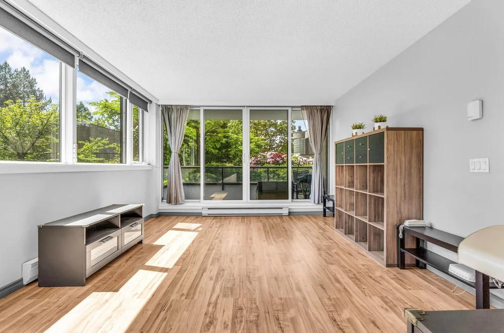 Condo for sale at 202 3980 Carrigan Court Burnaby British Columbia - MLS: R3128105