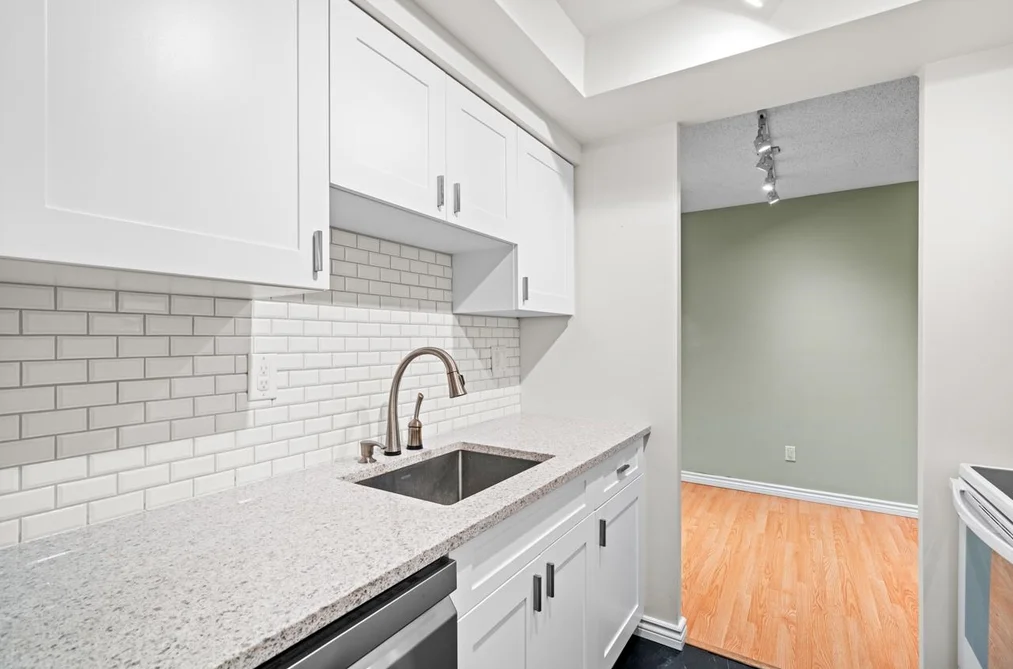 202 410 AGNES STREET, New Westminster BC V3L 1G1, New Westminster BC — Residential for Sale - Photo 4