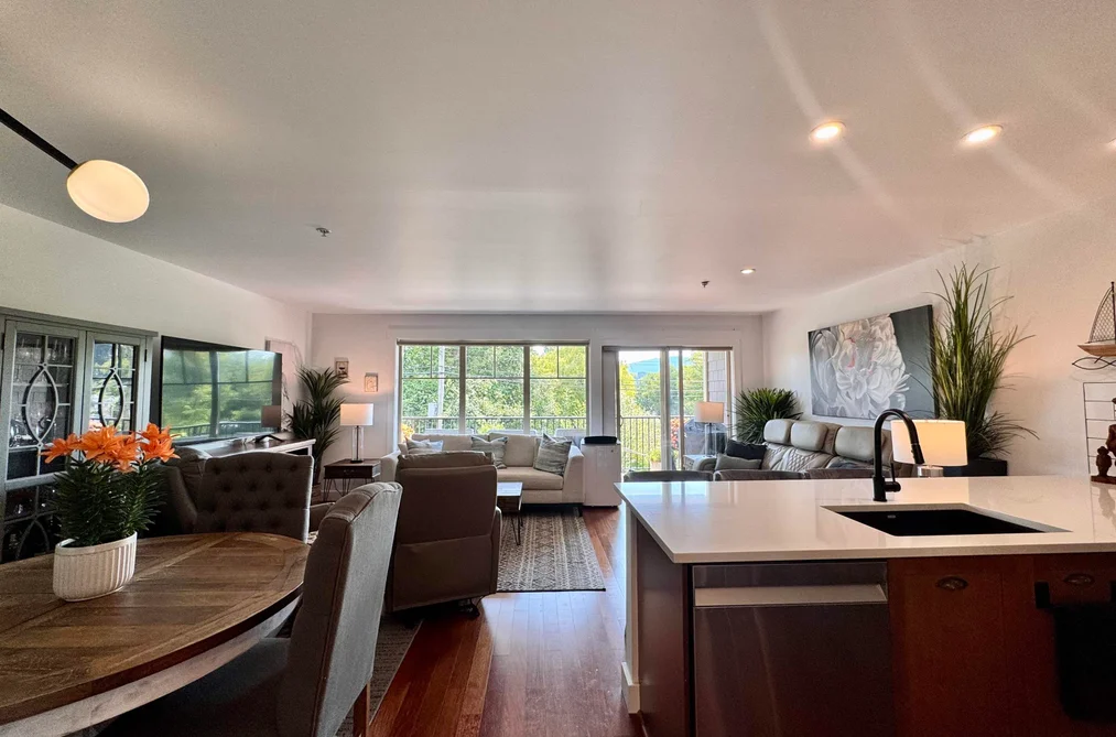 Condo for sale at 202 414 Gower Point Road Gibsons British Columbia - MLS: R3143937