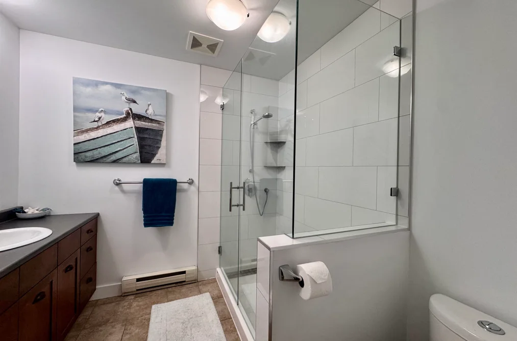 202 414 GOWER POINT ROAD, Gibsons, BC — Residential for Sale — Photo 16 of 25