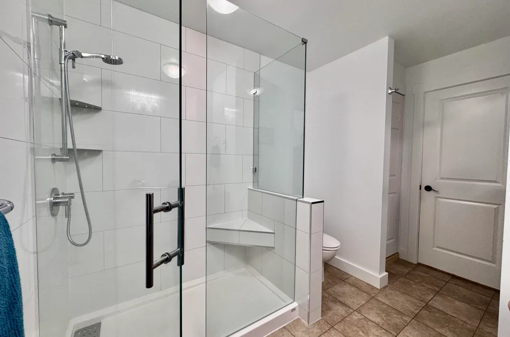 202 414 GOWER POINT ROAD, Gibsons, BC — Residential for Sale — Photo 17 of 25