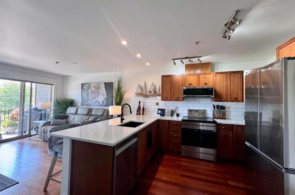 202 414 GOWER POINT ROAD, Gibsons, BC — Residential for Sale — Photo 4 of 25