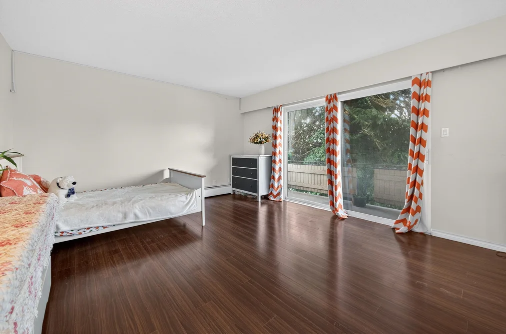 202 4695 IMPERIAL STREET, Burnaby BC V5J 1B9, Burnaby BC — Residential for Sale - Photo 2