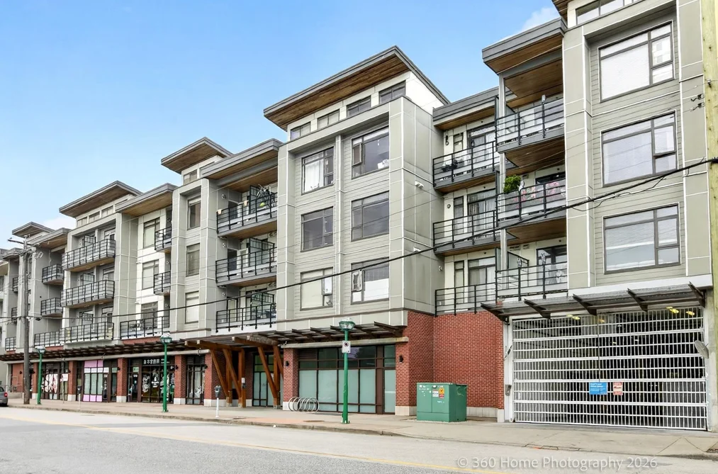Condo for sale at 202 5288 Grimmer Street Burnaby British Columbia - MLS: R3165560