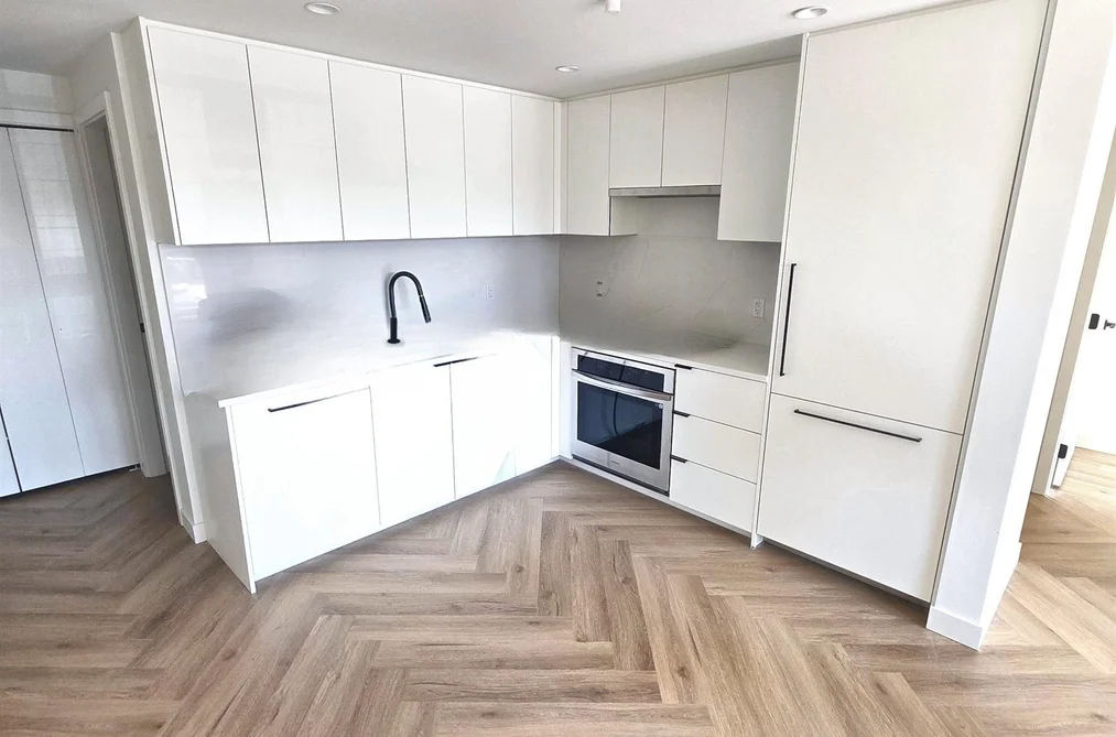 599 Dansey Ave Unit 202, Coquitlam, BC - MLS: R3158870