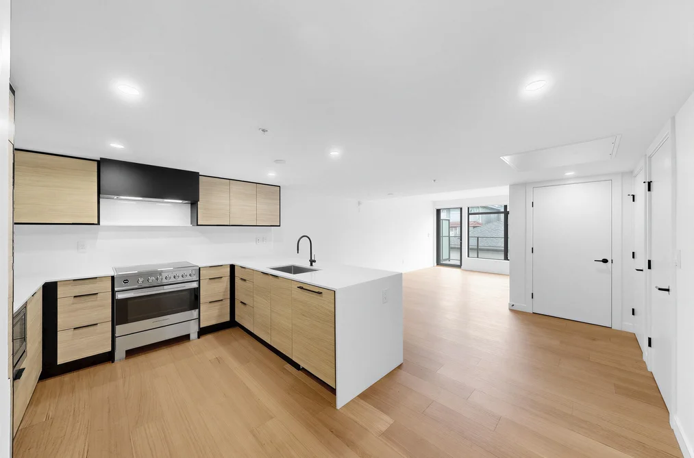 202 6485 MANITOBA STREET, Vancouver BC V5Y 0P7, Vancouver BC — Residential for Sale — Photo 4 of 40