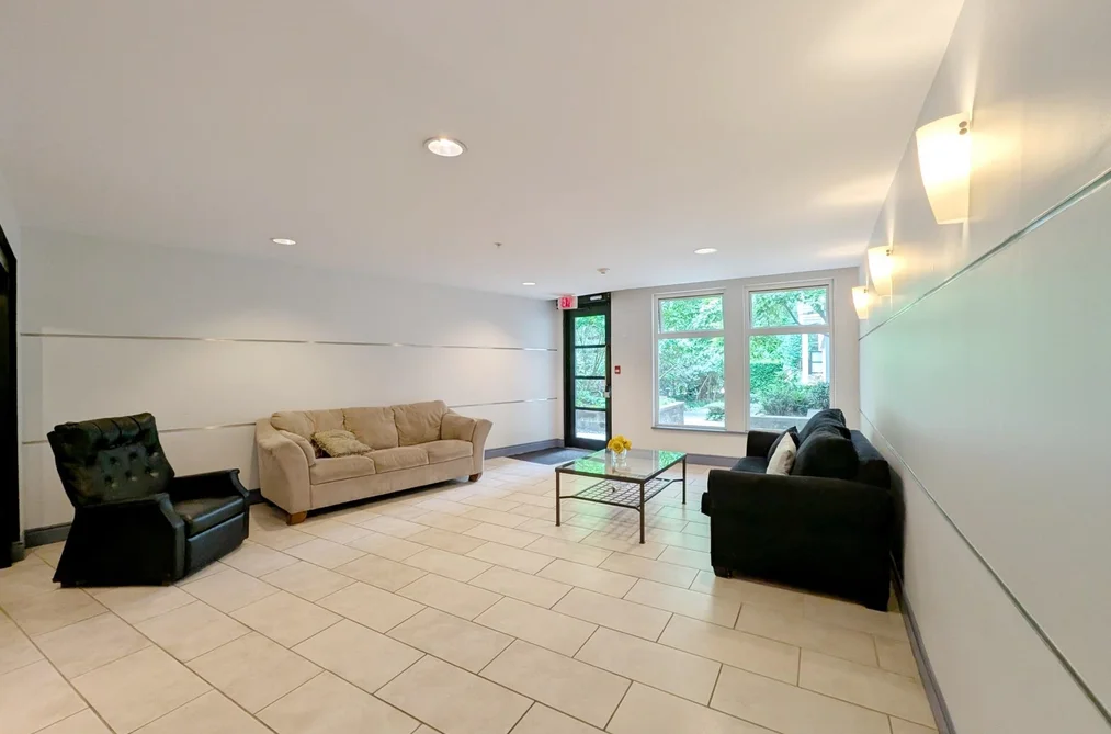 202 6888 SOUTHPOINT DRIVE, Burnaby, BC — Residential for Sale — Photo 2 of 16