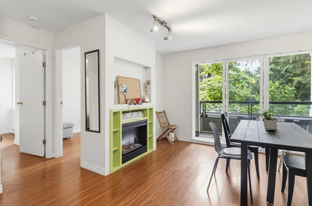 202 6888 SOUTHPOINT DRIVE, Burnaby, BC — Residential for Sale — Photo 4 of 16