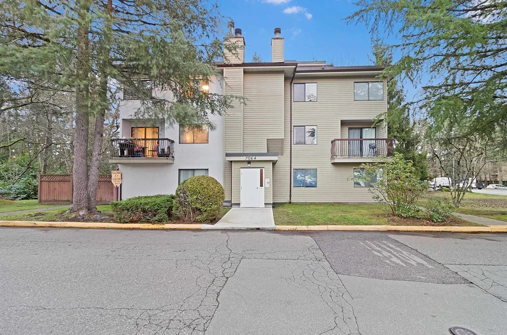 Condo for sale at 202 7064 133b Street Surrey British Columbia - MLS: R3151941