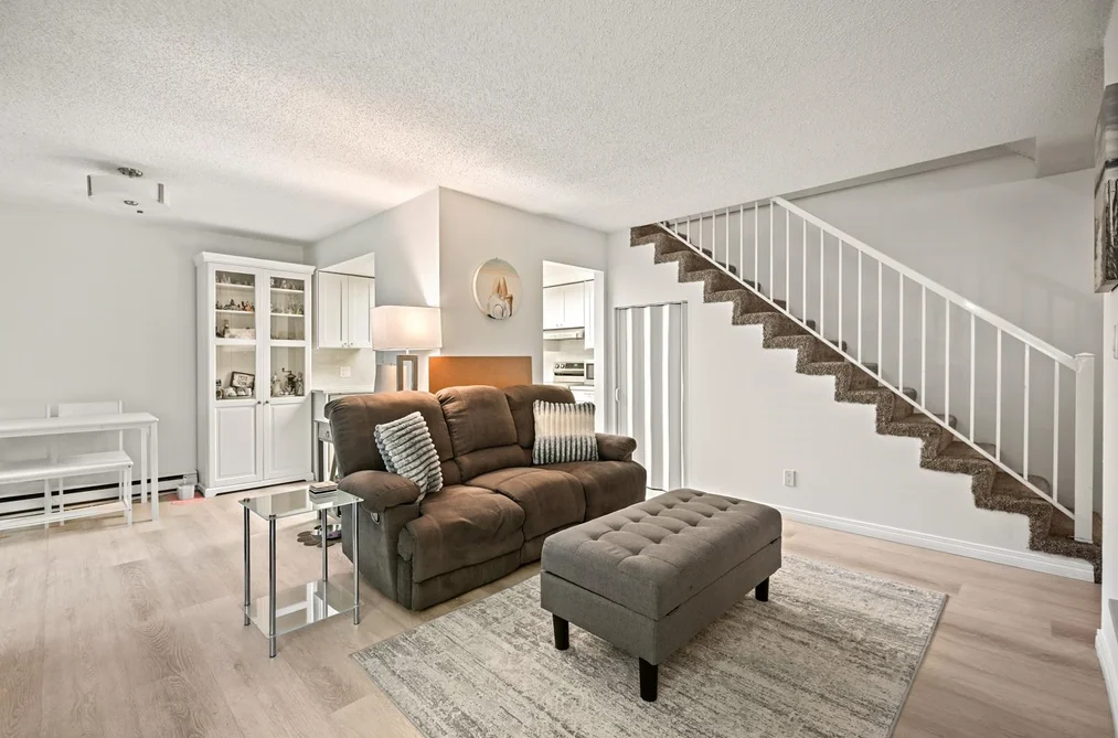 202 7095 133B STREET, Surrey BC V3W 8A3, Surrey BC — Residential for Sale - Photo 2