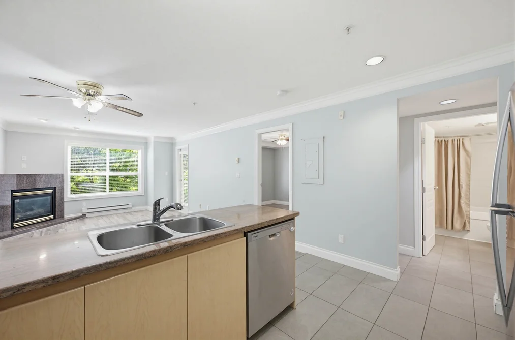Condo for sale at 202 8115 121a Street Surrey British Columbia - MLS: R3117236