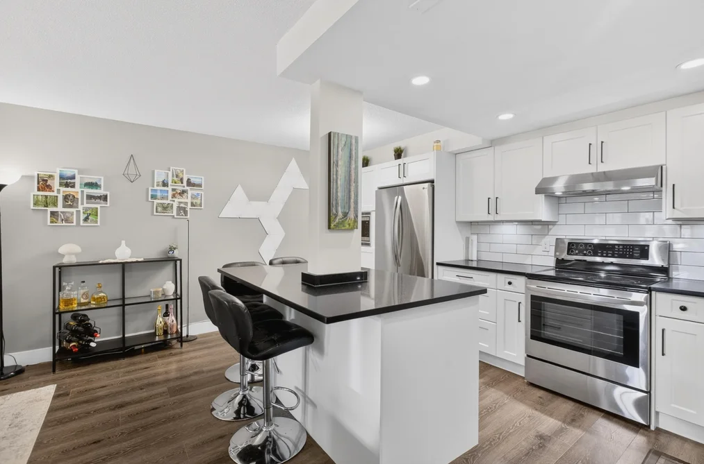 202 812 MILTON STREET, New Westminster BC V3M 1N2, New Westminster BC — Residential for Sale - Photo 2