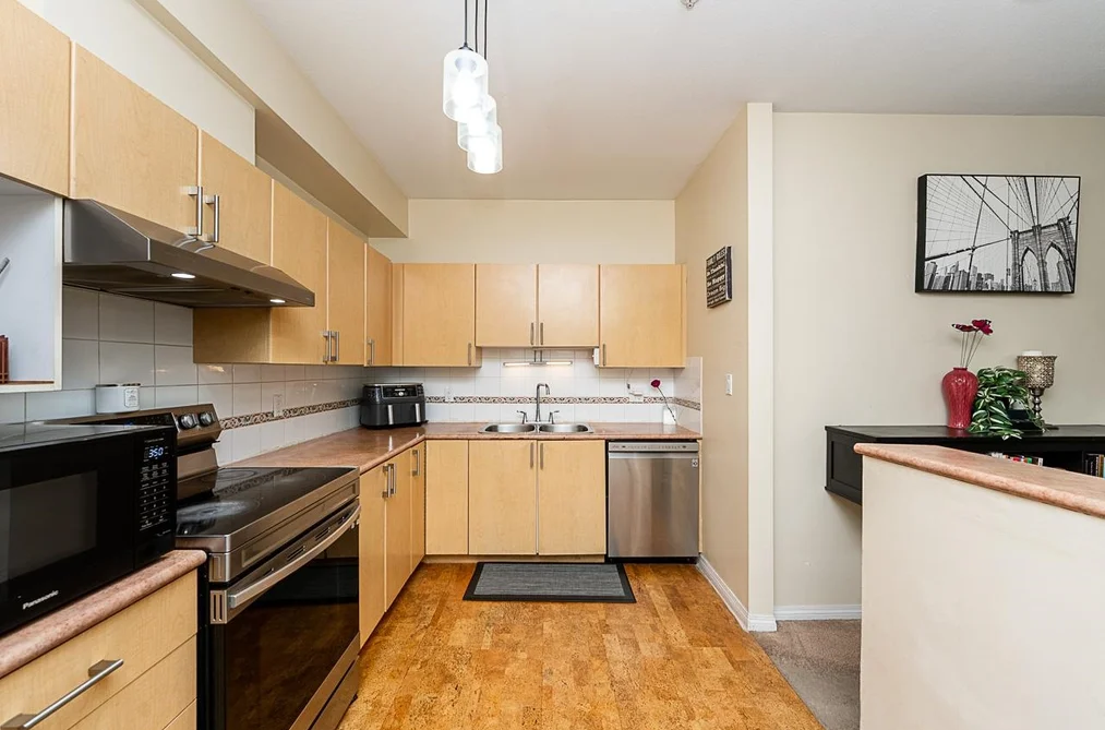 202 83 STAR CRESCENT, New Westminster BC V3M 6X8, New Westminster BC — Residential for Sale - Photo 4