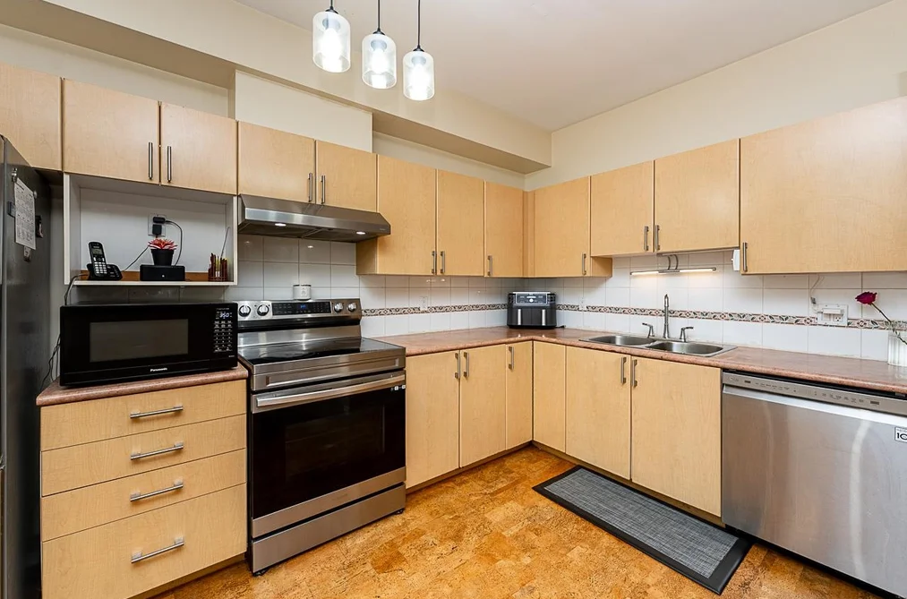 202 83 STAR CRESCENT, New Westminster BC V3M 6X8, New Westminster BC — Residential for Sale - Photo 5