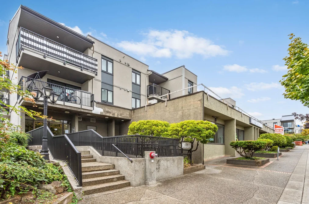 Condo for sale at 202 836 Twelfth Street New Westminster British Columbia - MLS: R3162399