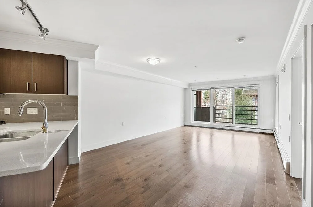 202 857 W 15TH STREET, North Vancouver BC V7P 1M5, North Vancouver BC — Residential for Sale - Photo 2