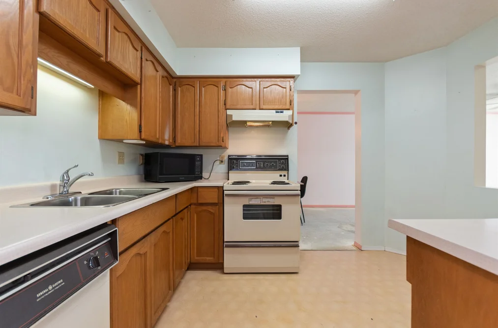 202 8725 ELM DRIVE, Chilliwack BC V2P 4Y3, Chilliwack BC — Residential for Sale - Photo 2