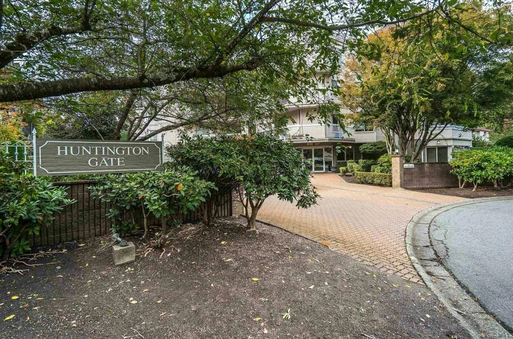 202 9299 121 STREET, Surrey BC V3V 7X8, Surrey BC — Residential for Sale - Photo 4