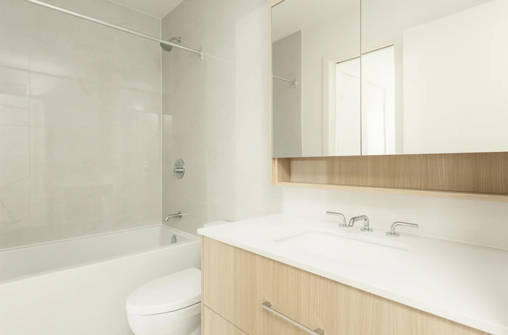 202 9675 KING GEORGE BOULEVARD, Surrey BC V3T 0T7, Surrey BC — Residential for Sale - Photo 4