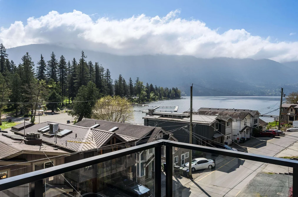 202 LAKESHORE DRIVE, Cultus Lake BC V2R 5A1, Cultus Lake BC — Residential for Sale - Photo 3