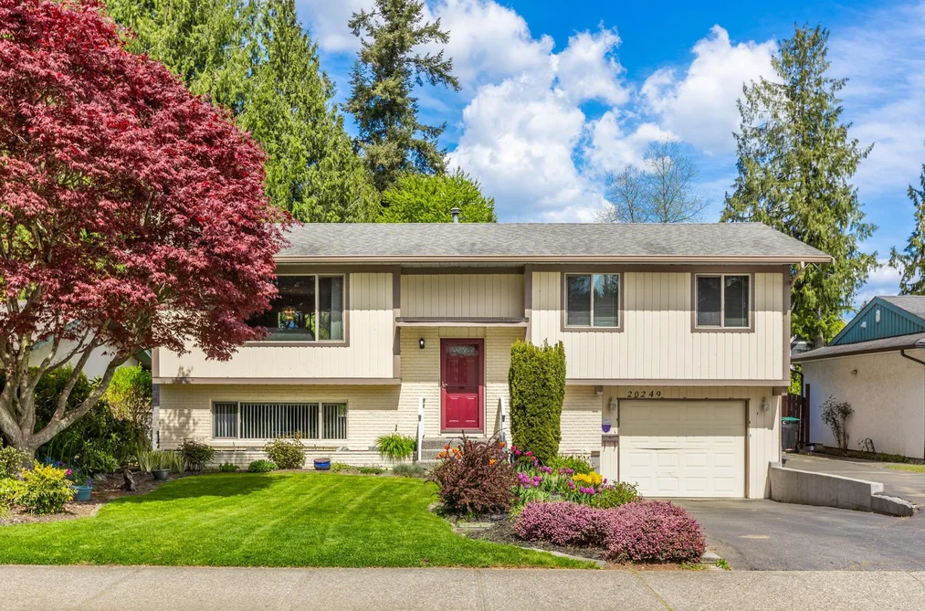 House for sale at 20249 44 Avenue Langley British Columbia - MLS: R3115270
