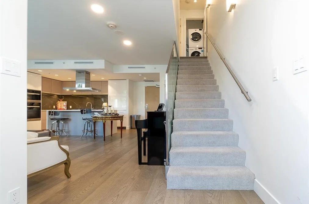 2025 CURLING ROAD, North Vancouver BC V7P 3B4, North Vancouver BC — Residential for Sale — Photo 10 of 37