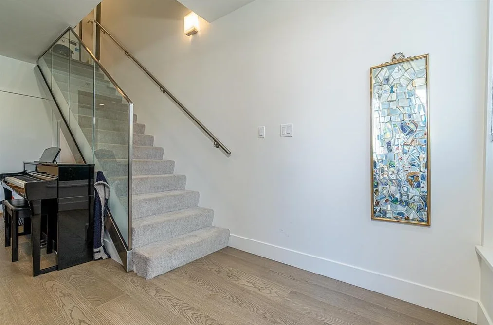 2025 CURLING ROAD, North Vancouver BC V7P 3B4, North Vancouver BC — Residential for Sale — Photo 19 of 37