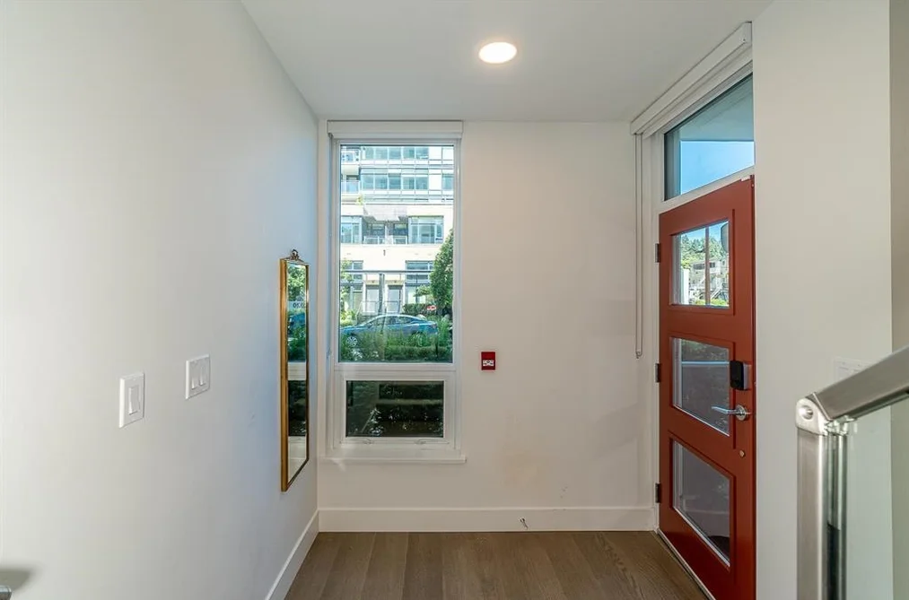 2025 CURLING ROAD, North Vancouver BC V7P 3B4, North Vancouver BC — Residential for Sale — Photo 20 of 37