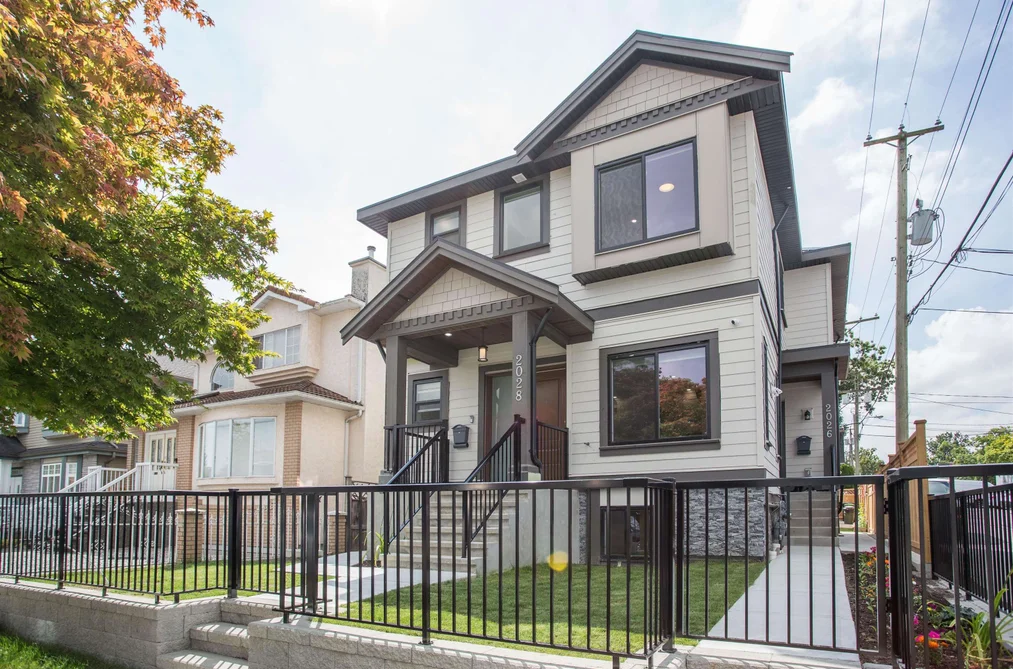 Half Duplex for sale at 2028 E 42nd Avenue Vancouver British Columbia - MLS: R3145493