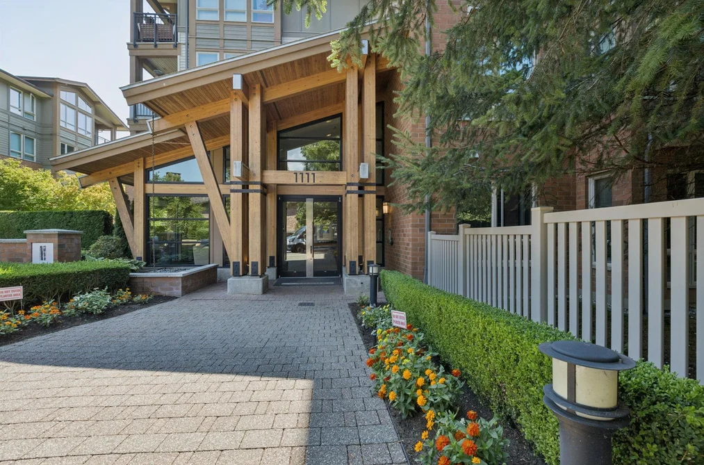 Condo for sale at 203 1111 E 27th Street North Vancouver British Columbia - MLS: R3156978