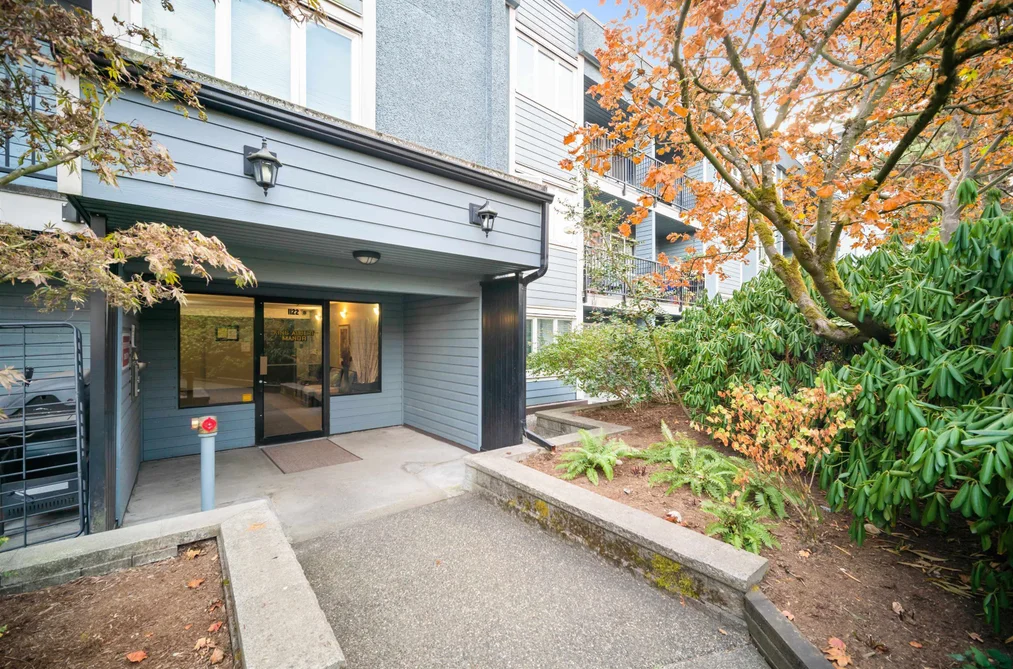 Condo for sale at 203 1122 King Albert Avenue Coquitlam British Columbia - MLS: R3106988