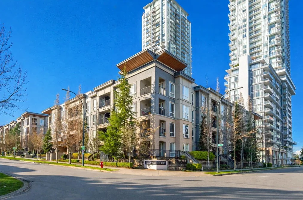Condo for sale at 203 13339 102a Avenue Surrey British Columbia - MLS: R3107566