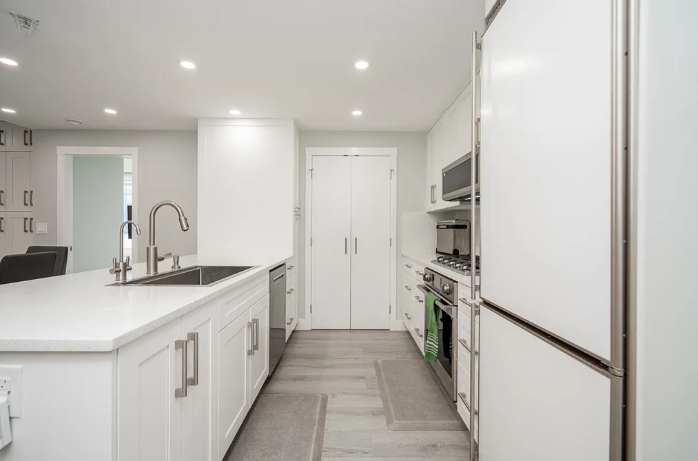 203 15152 RUSSELL AVENUE, White Rock BC V4B 0A3, White Rock BC — Residential for Sale — Photo 7 of 40