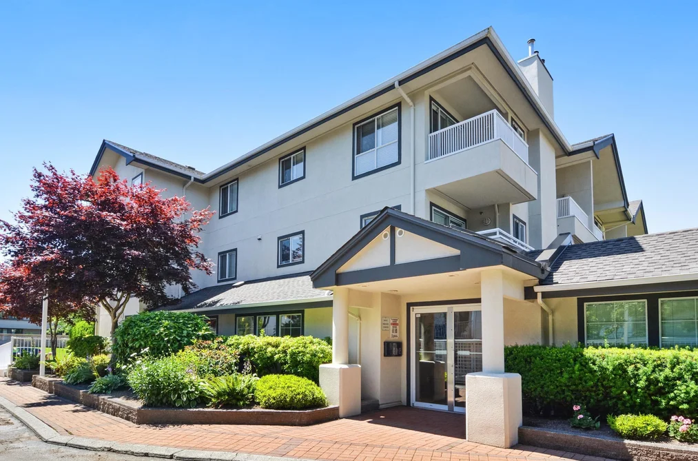 Condo for sale at 203 15272 20 Avenue Surrey British Columbia - MLS: R3104551