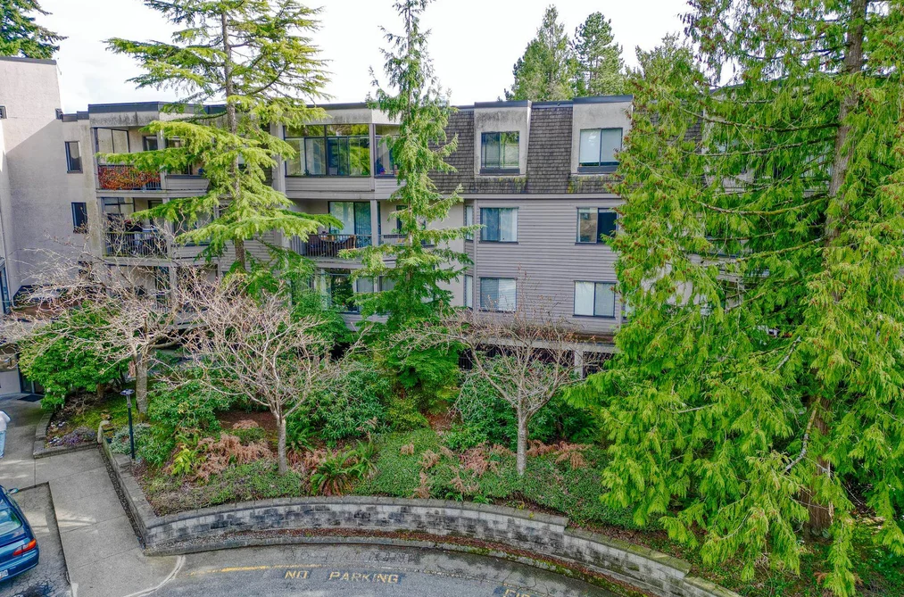 Condo for sale at 203 1740 Southmere Crescent Surrey British Columbia - MLS: R3065006