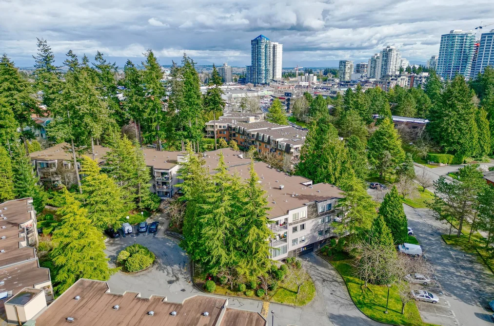 203 1740 SOUTHMERE CRESCENT, Surrey BC V4A 6E4, Surrey BC — Residential for Sale - Photo 2