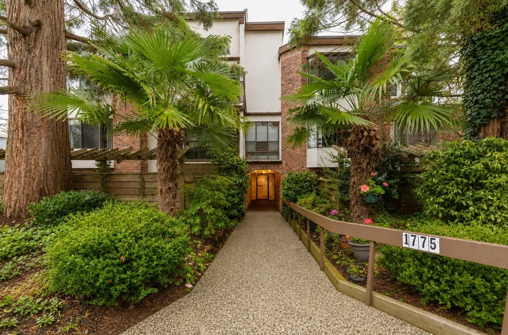 Condo for sale at 203 1775 W 10th Avenue Vancouver British Columbia - MLS: R3159851