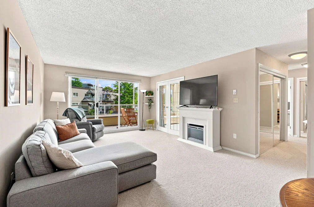 Condo for sale at 203 1840 E Southmere Crescent Surrey British Columbia - MLS: R3165212