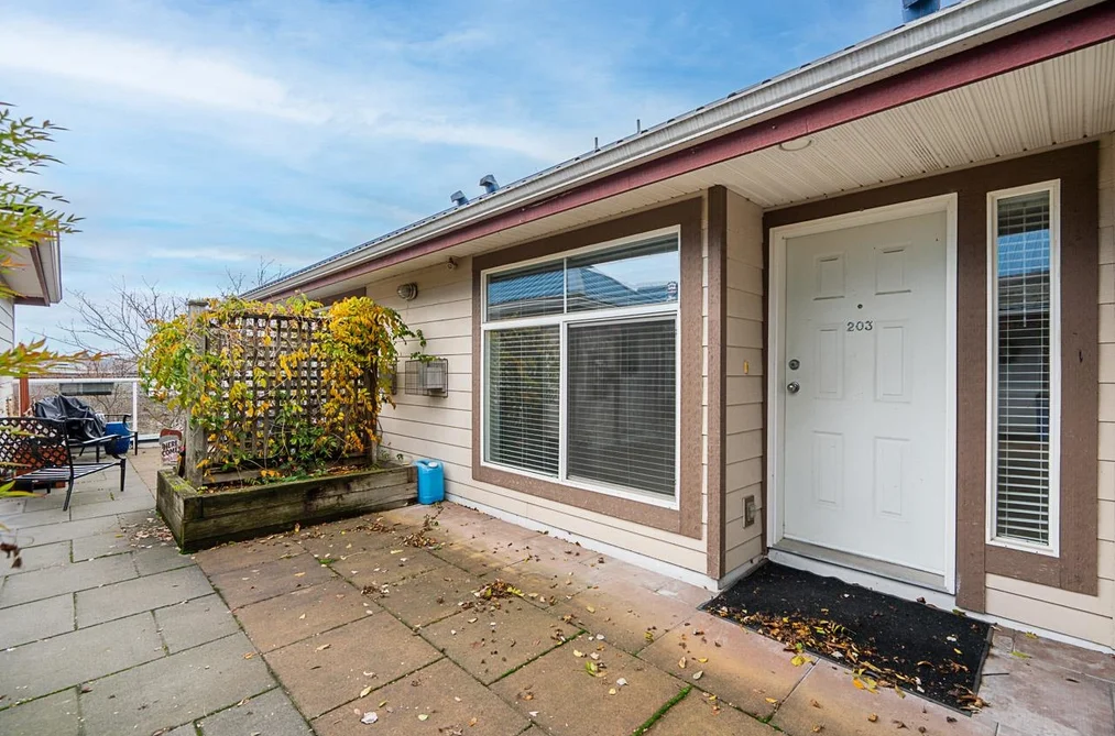 Condo for sale at 203 19705 56 Avenue Langley British Columbia - MLS: R3097416