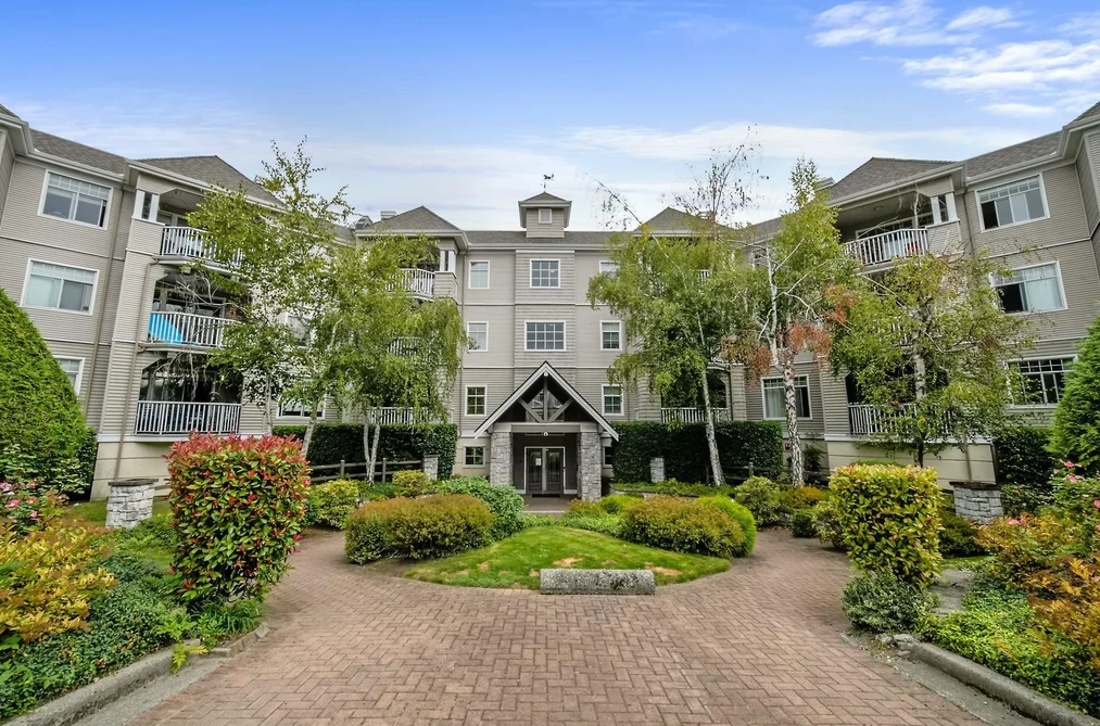 Condo for sale at 203 20897 57 Avenue Langley British Columbia - MLS: R3139501