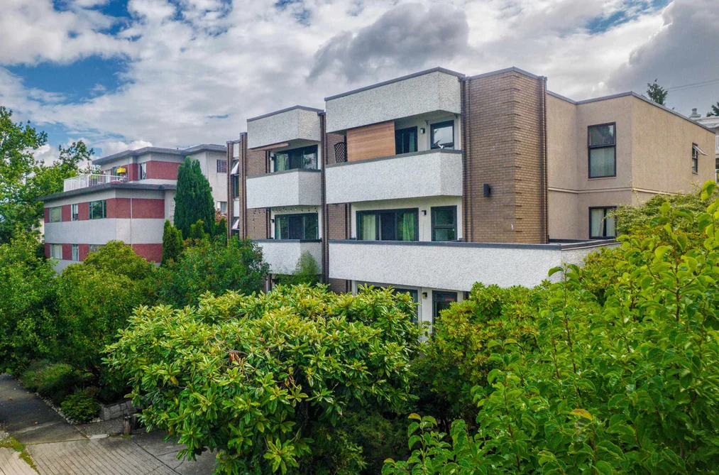 Condo for sale at 203 2240 Wall Street Vancouver British Columbia - MLS: R3152379